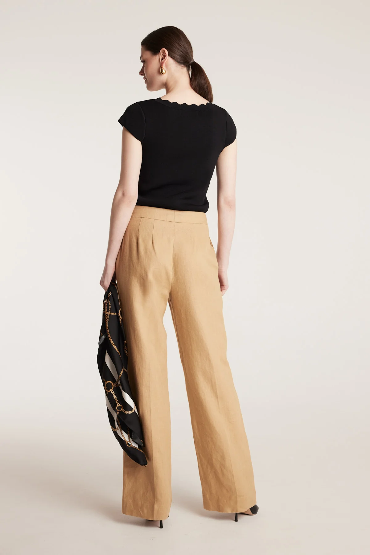Crepe Scallop Top - Black - Image 4