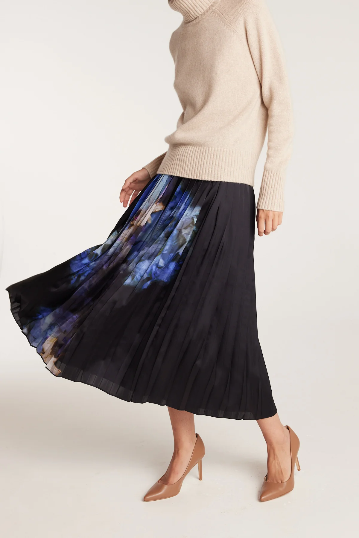 Bloom Pleat Skirt - Black/Indigo - Image 6