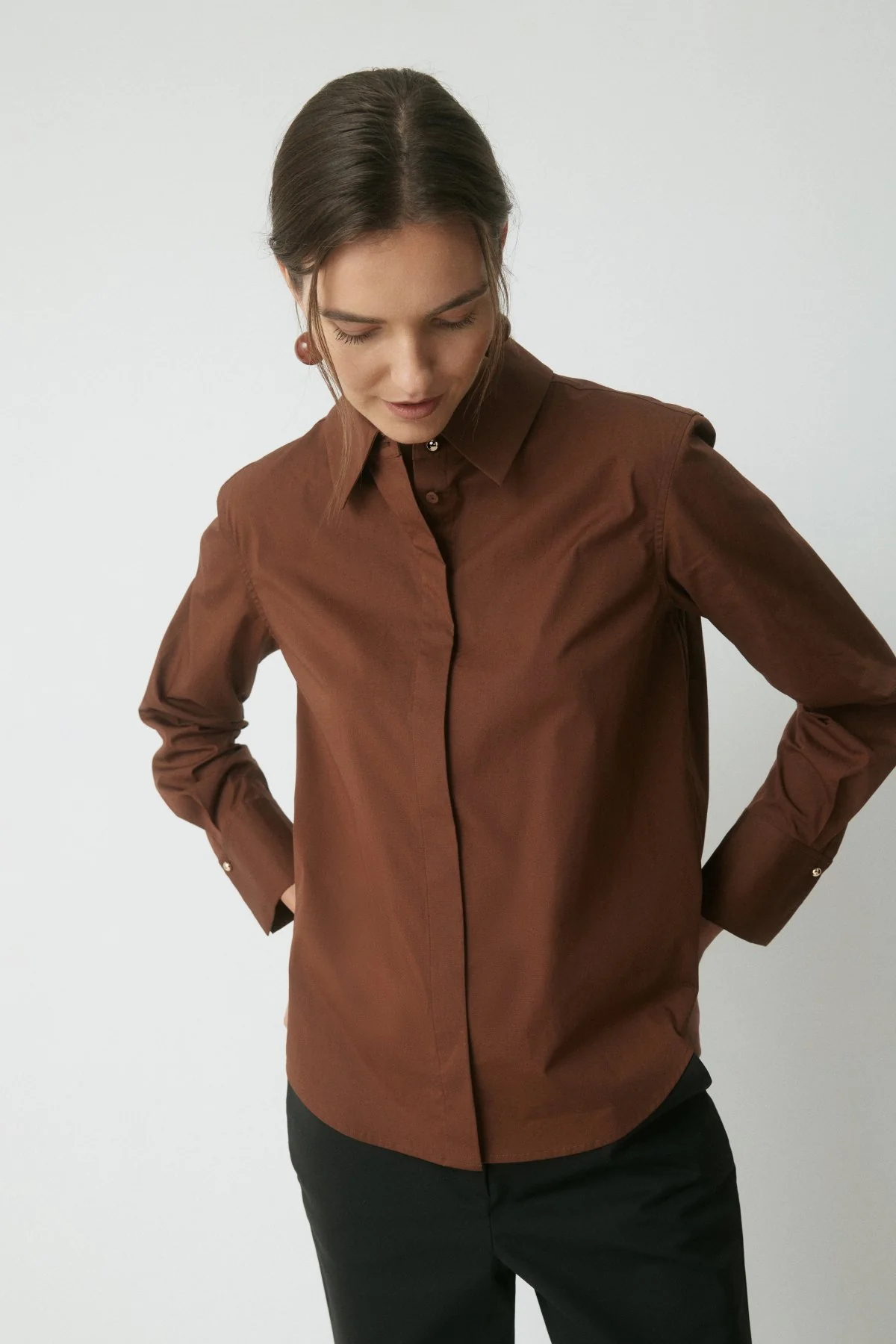 Classic Cotton Shirt - Cognac - Image 5
