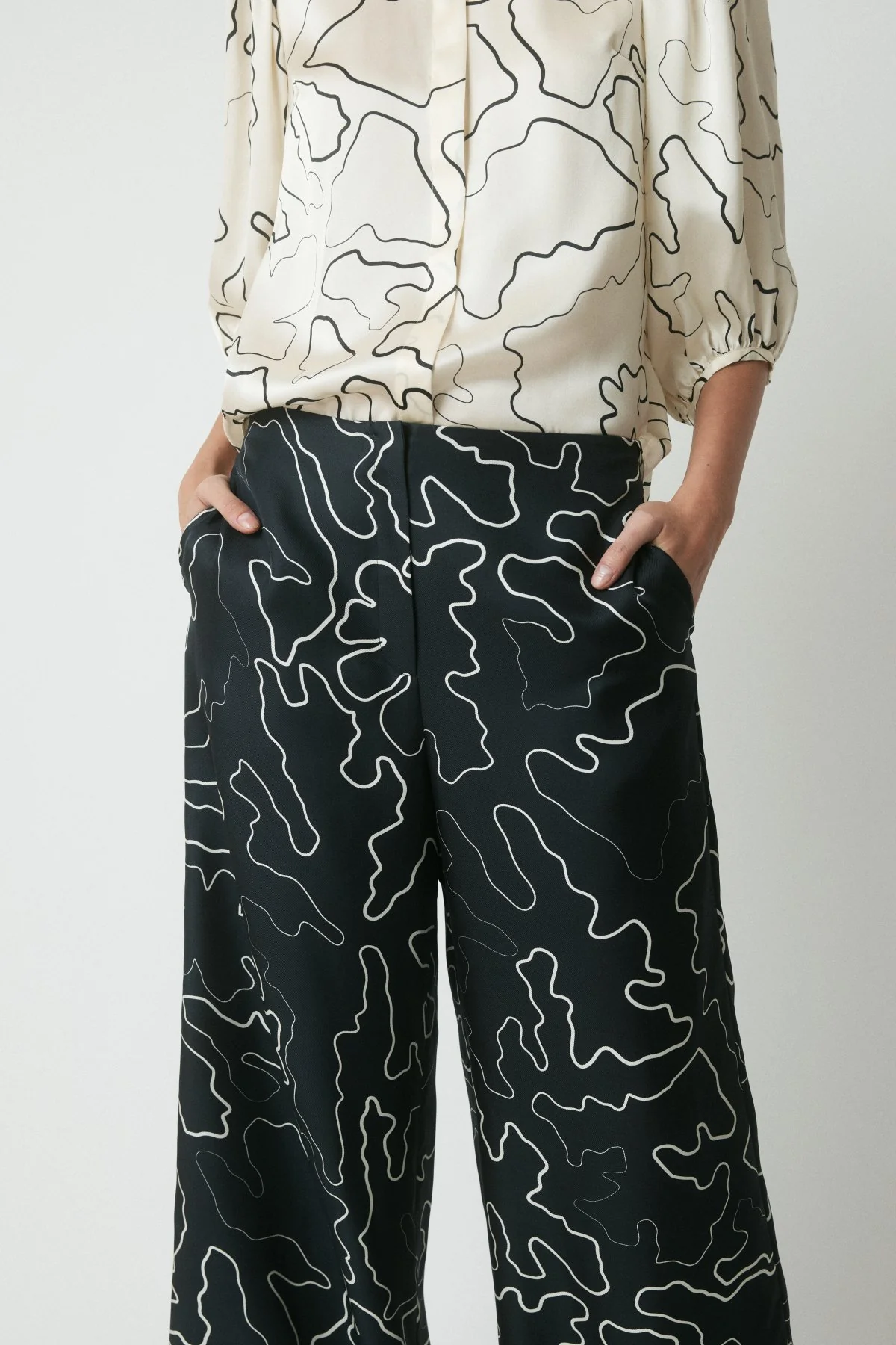 Milan Silk Pant - Midnight/Ecru - Image 2