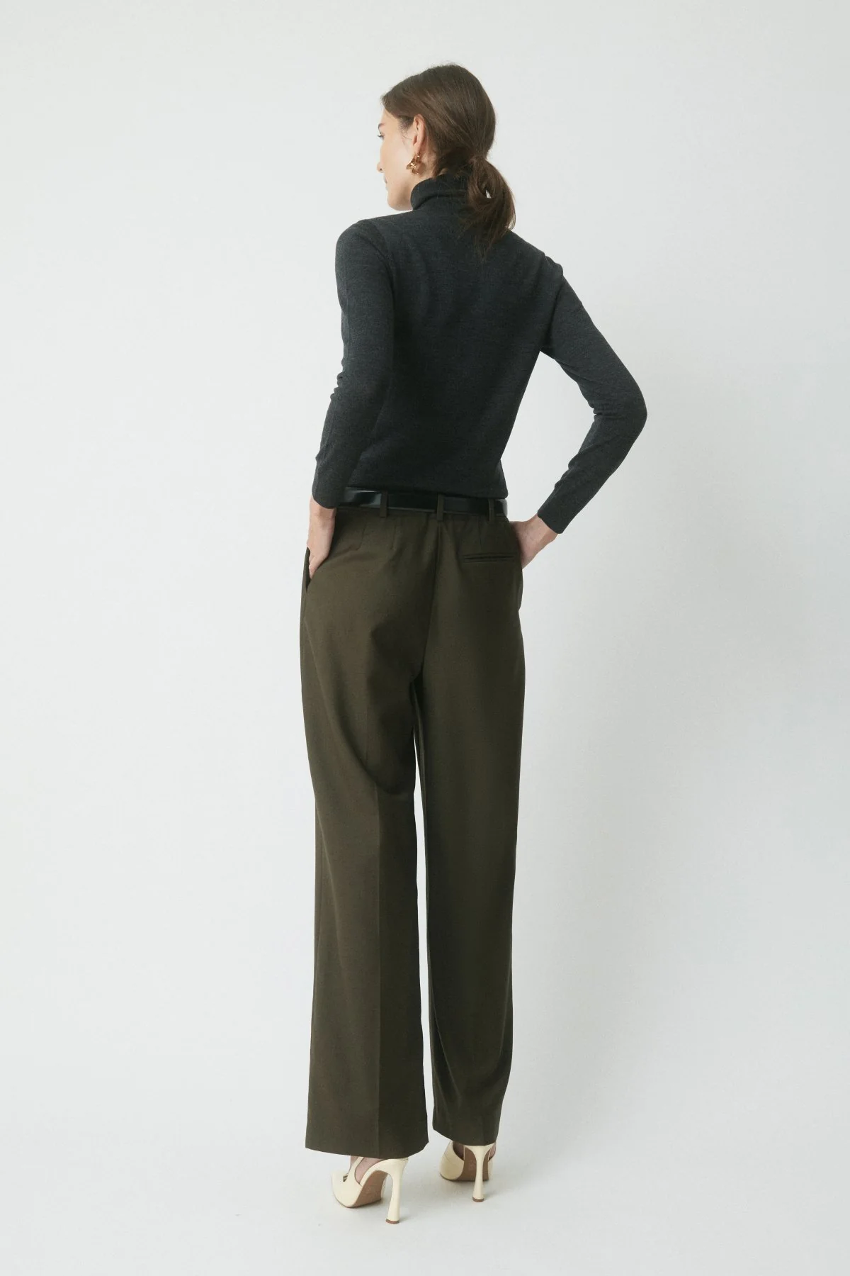 River Merino Rollneck Jumper - Charcoal - Image 4