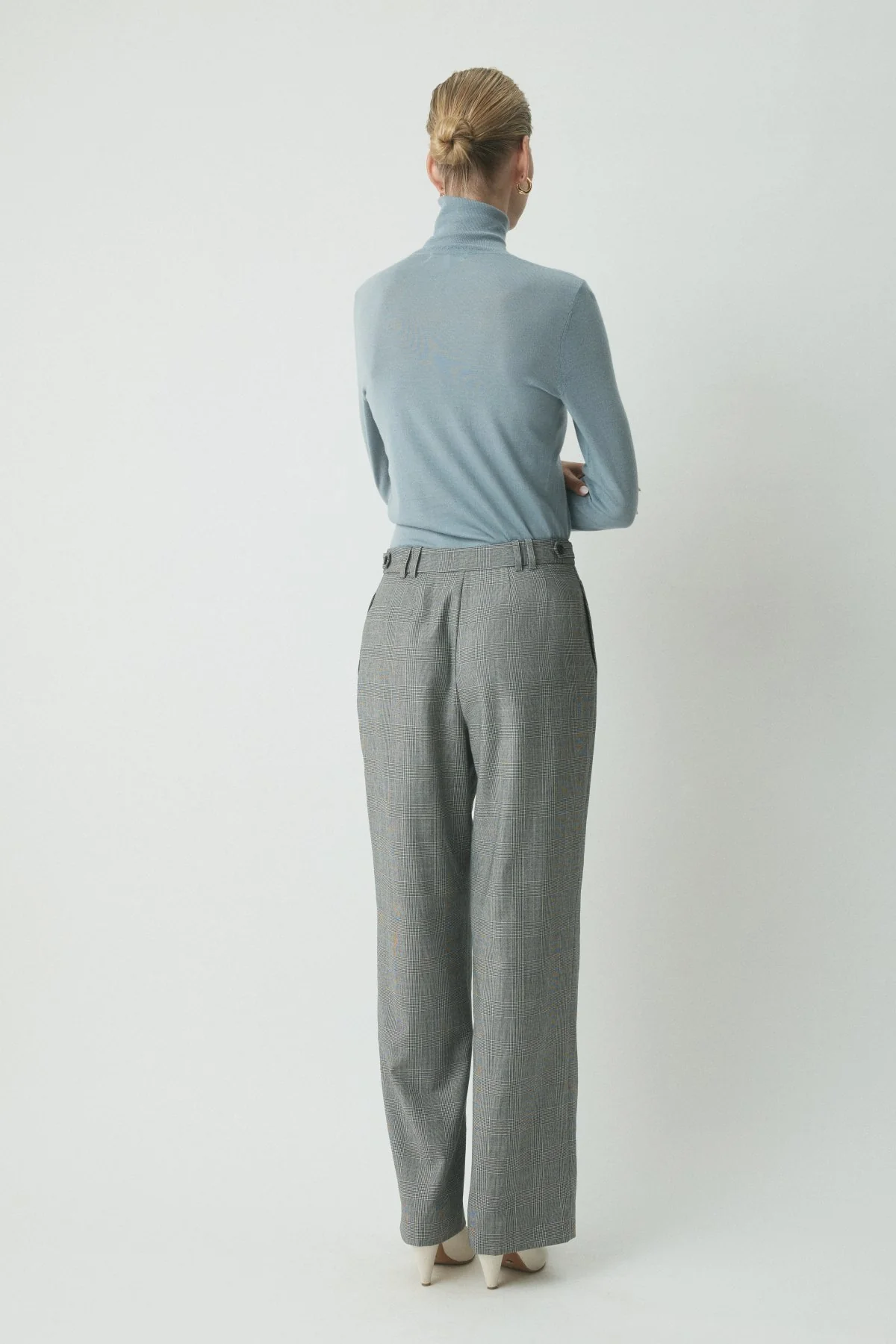 River Merino Rollneck Jumper - Dove Blues - Image 4