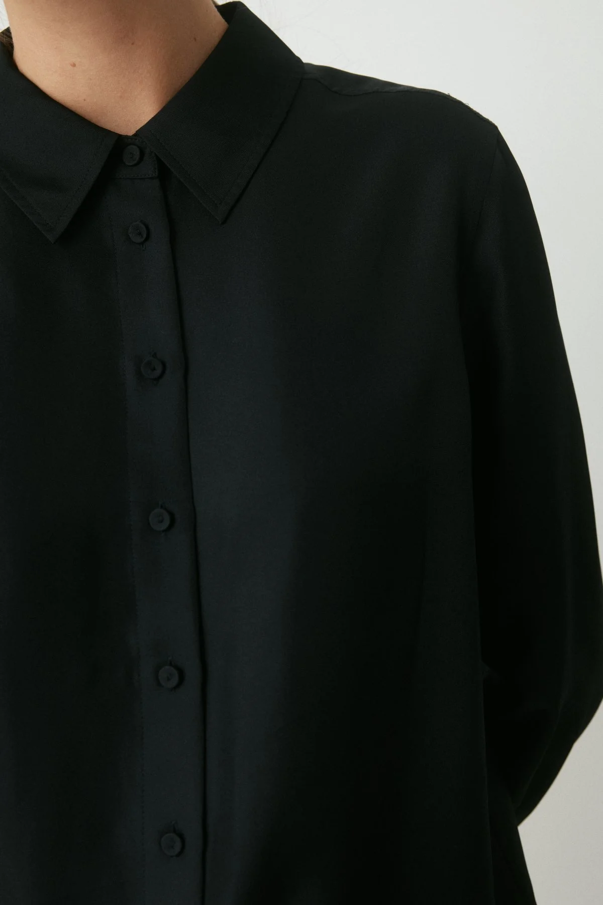 Robin Silk Shirt - Black - Image 2